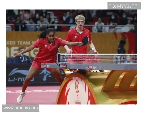 费耶诺德与阿贾克斯激战正酣比赛结果引发球迷热议